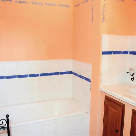 Stunning In Roussillon With Kitchen Holiday home