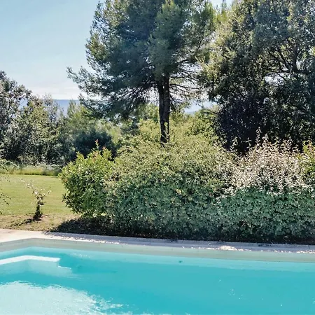 Holiday home Stunning In Roussillon With Kitchen